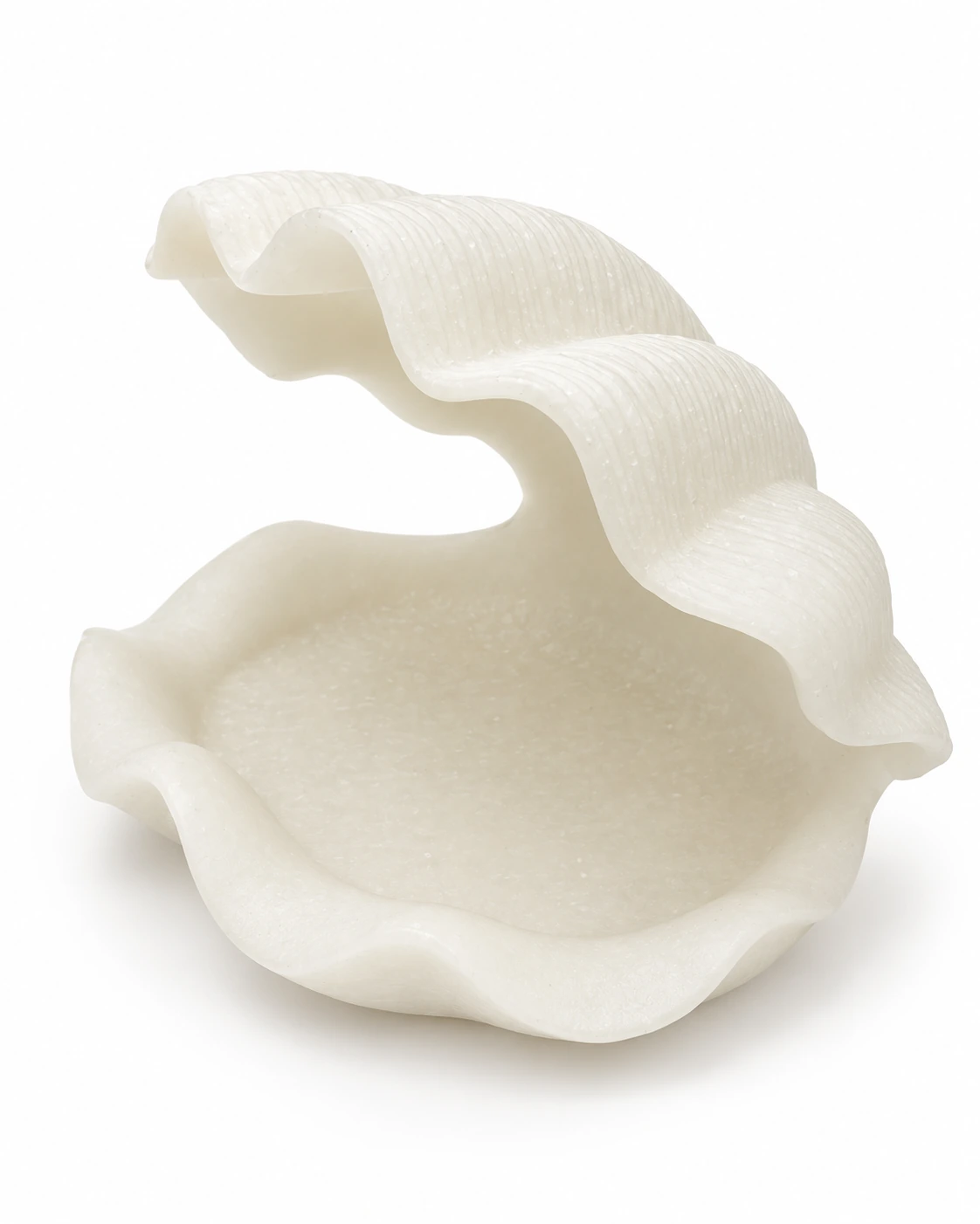 Small ivory polyresin decoration with a sculpted shell shape